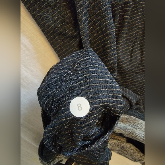 Lululemon Tank sz 8 - Picture 5 of 5